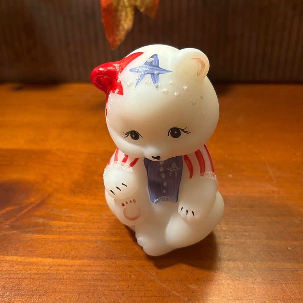 Fenton Stars & Stripes 2001 Patriotic Bear Hand Painted By S. Beck